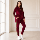 Trening dama Yalle grena din catifea, bluza cu fermoar auriu si pantaloni conici