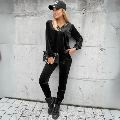 Trening COOL Negru din catifea - decolteu in V
