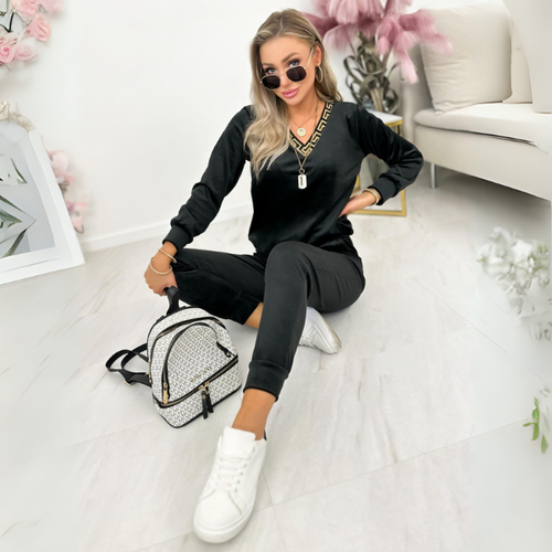 Trening COOL Negru din catifea - decolteu in V